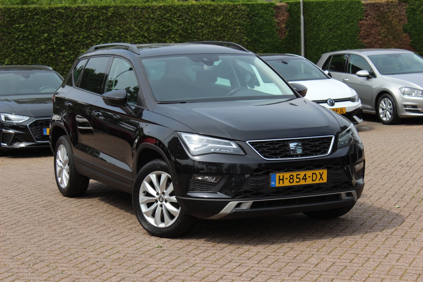 SEAT Ateca - 1.0 EcoTSI Style Business Intense / Camera / CarPlay / 17'' / Navigatie / DAB / ACC - AutoWereld.nl