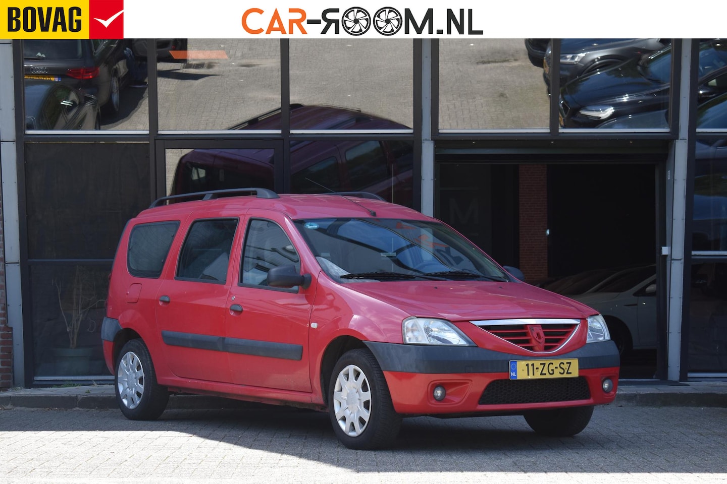 Dacia Logan MCV - 1.6-16V Lauréate 7p. Airco Trekhaak Elekt Ramen 7pers - AutoWereld.nl