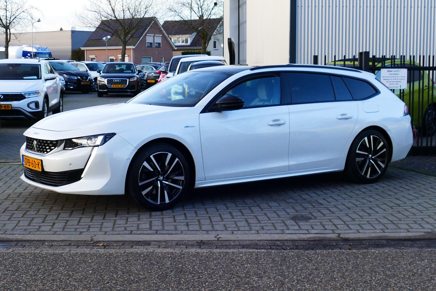 Peugeot 508 SW - 1.6 180pk HYbrid GT. Panodak, Half Leer, StoelVerw, Camera, 18"LMV, Haak 1340kg - AutoWereld.nl
