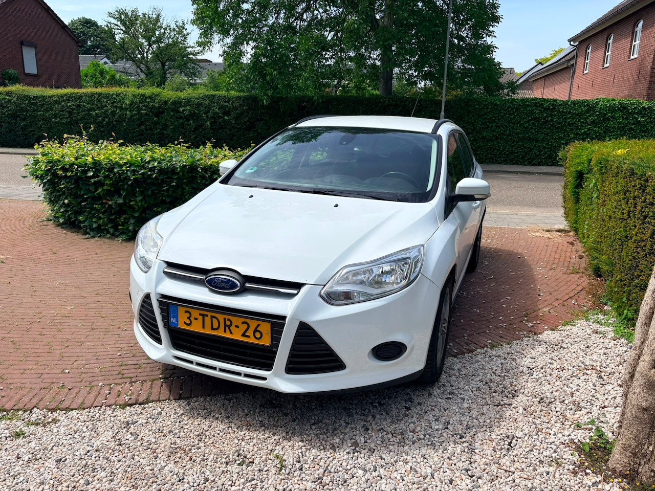 Ford Focus Wagon - 1.0 EcoBoost Edition Nieuwe distributieriem 2025 - AutoWereld.nl