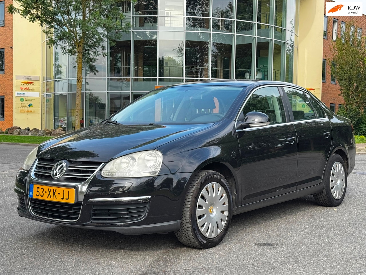 Volkswagen Jetta - 1.6 FSI Comfortline 1.6 FSI Comfortline - AutoWereld.nl