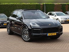 Porsche Cayenne - 3.0 E-Hybrid / Trekhaak / Panoramadak / 360Camera / Softclose / Bose / 21'' / Luchtvering