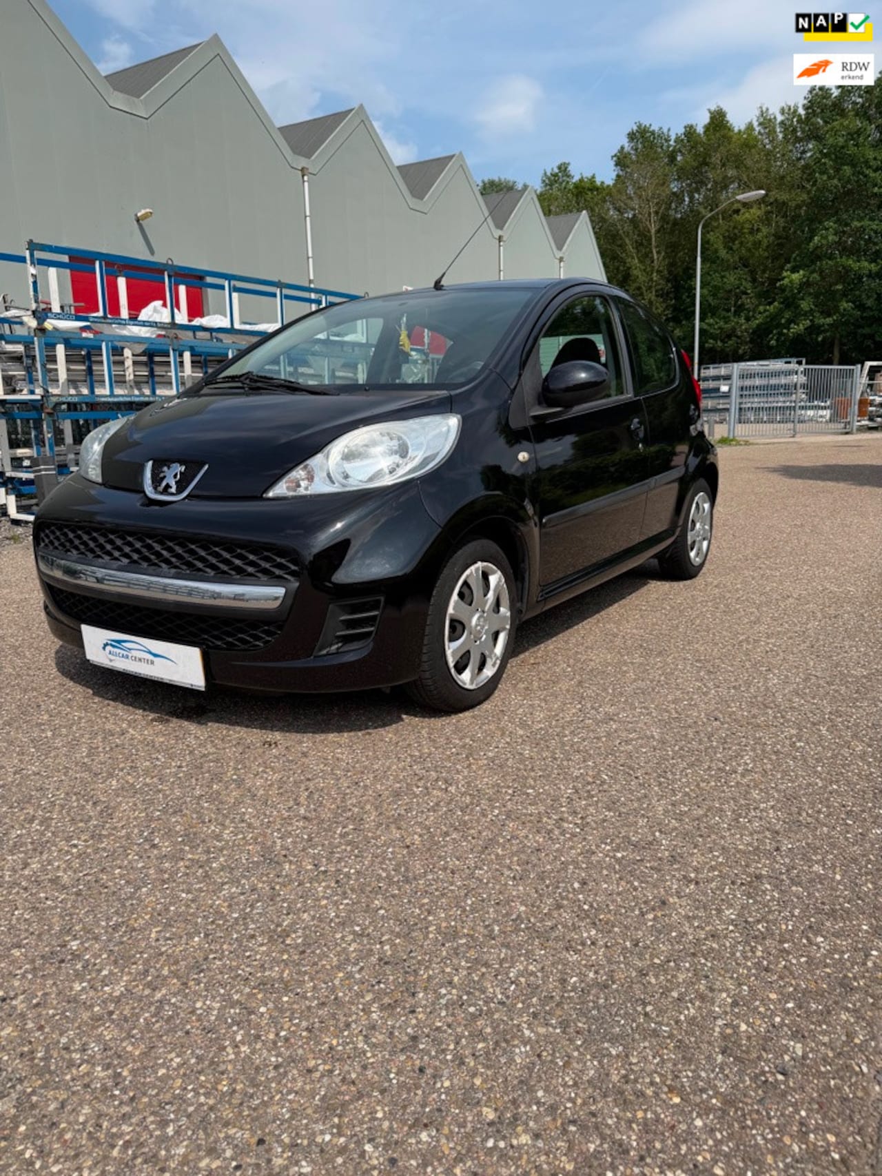 PEUGEOT 107