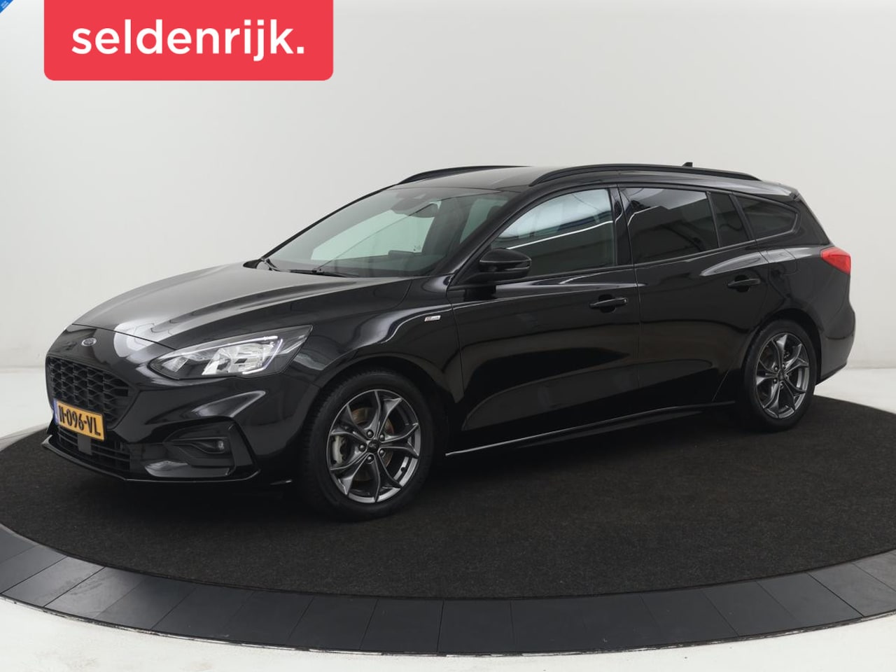 Ford Focus - 1.0 EcoBoost ST Line X | Stoelverwarming | Adaptive cruise | Camera | Carplay | Stuurverwa - AutoWereld.nl