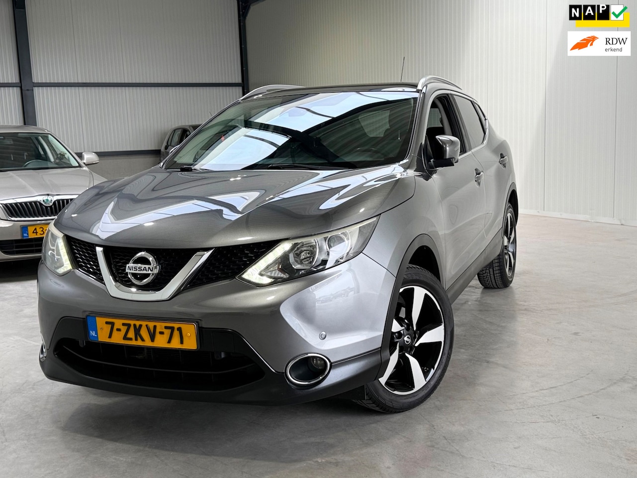 Nissan Qashqai - 1.2 Connect Edition CAM PANO TREKHAAK - AutoWereld.nl
