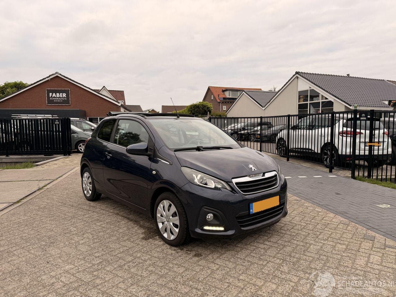 Peugeot 108 - 1.0 e-VTi Active TOP! 1.0 e-VTi active top cabrio - AutoWereld.nl