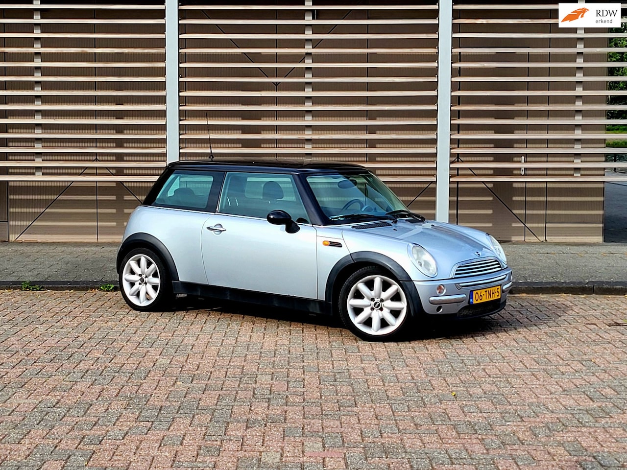 MINI 3-Deurs - 1.6 Cooper Chili / Airco / Stoelverwarming / Nieuwe Apk - AutoWereld.nl
