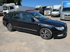 Skoda Superb Combi - 1.6 TDI 10-2012 nieuwe Apk 06-2027 trekhaak keurige auto