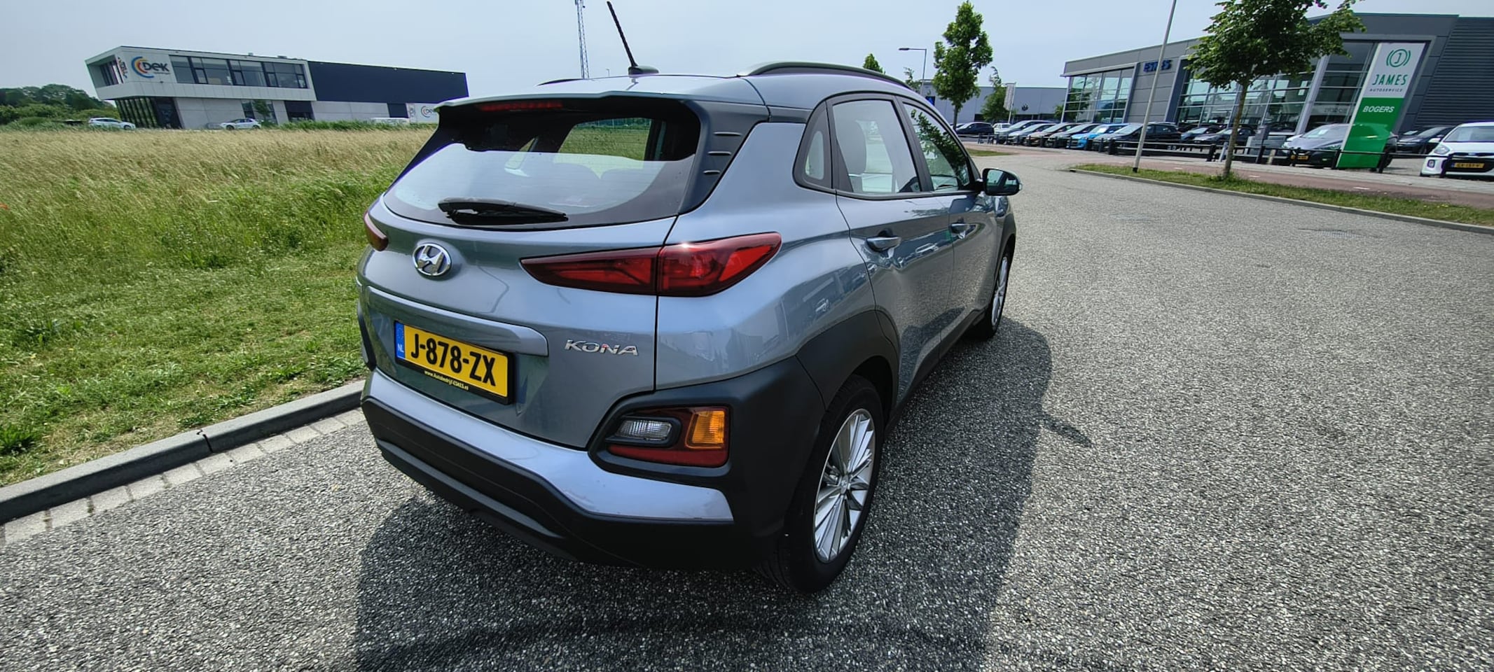 Hyundai Kona - 1.0T Fashion 23.500 zéér lage km stand, als nieuw. - AutoWereld.nl
