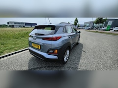 Hyundai Kona - 1.0T Fashion 23.500 zéér lage km stand, als nieuw.