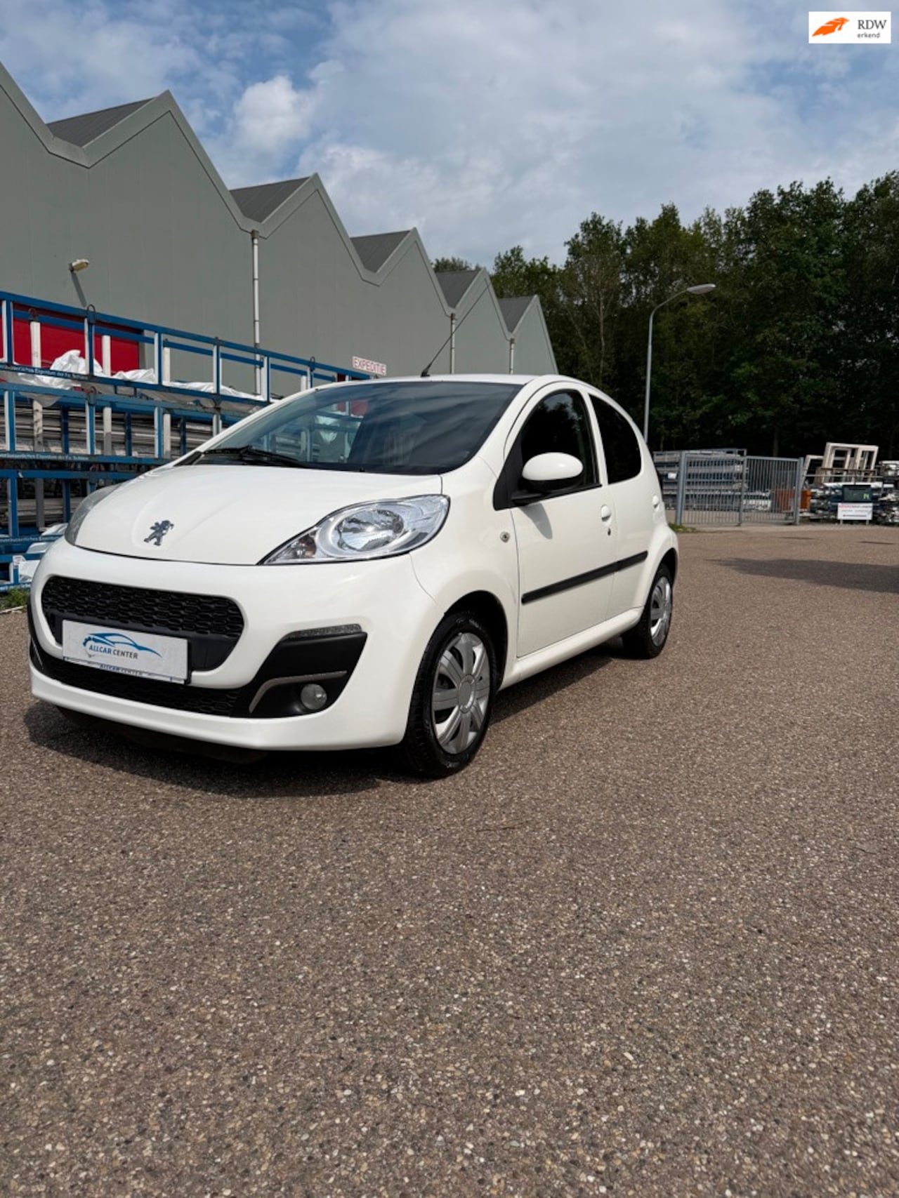 PEUGEOT 107