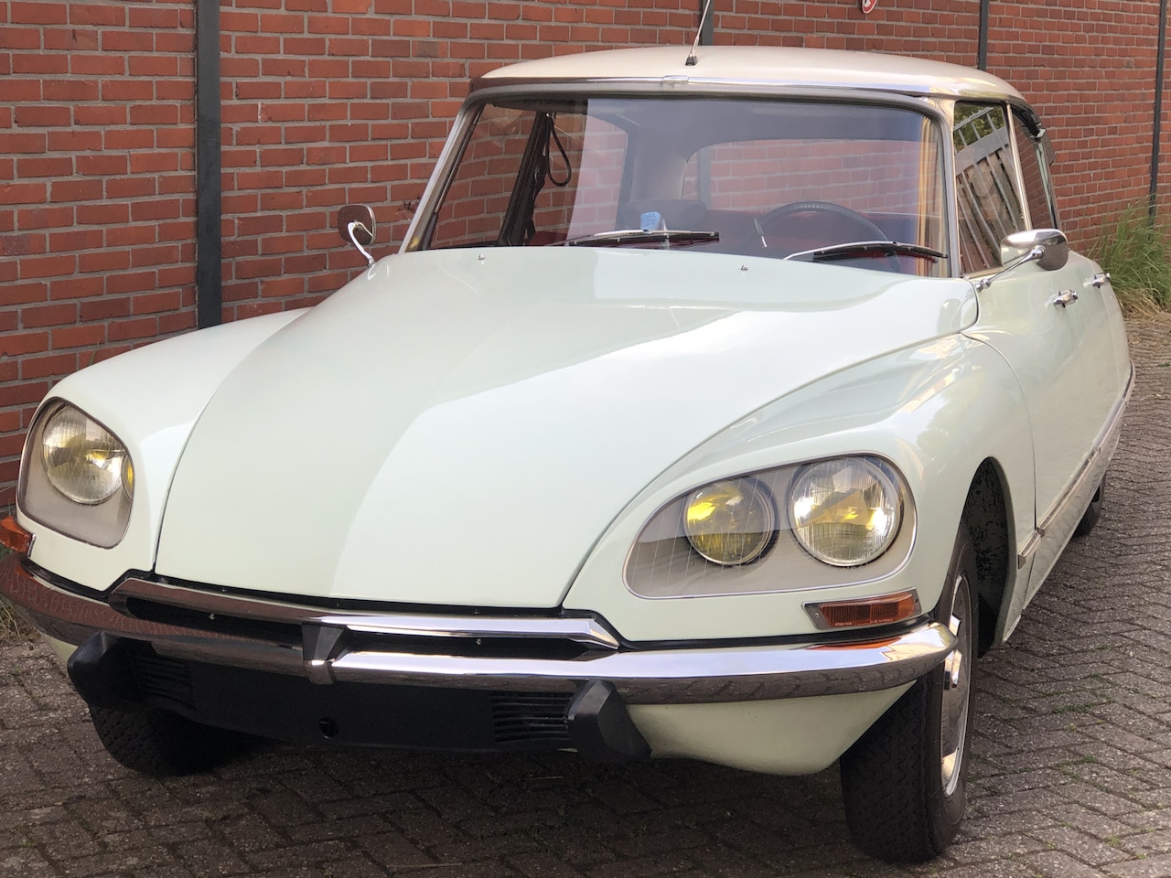 Citroën DS - Pallas Hydr. Largley first paint. Not Restored Everywhere Original ! 79.971km Pallas - AutoWereld.nl