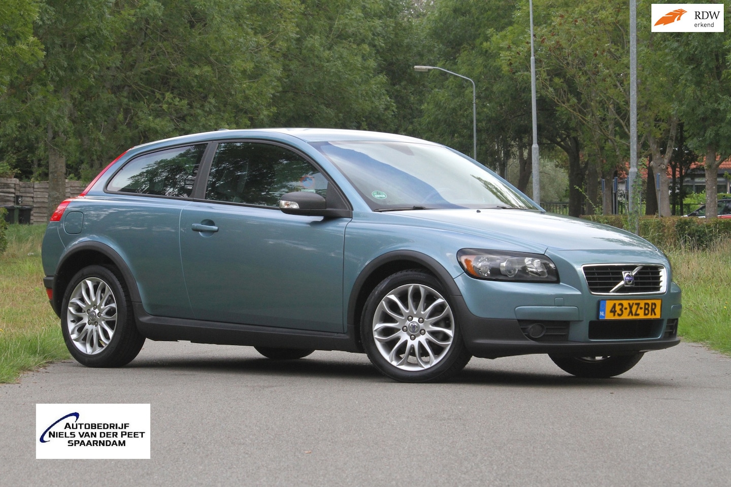 Volvo C30 - 1.8 Kinetic / Uitzonderlijk mooie youngtimer / Airco met climate control / Sportvelgen / V - AutoWereld.nl