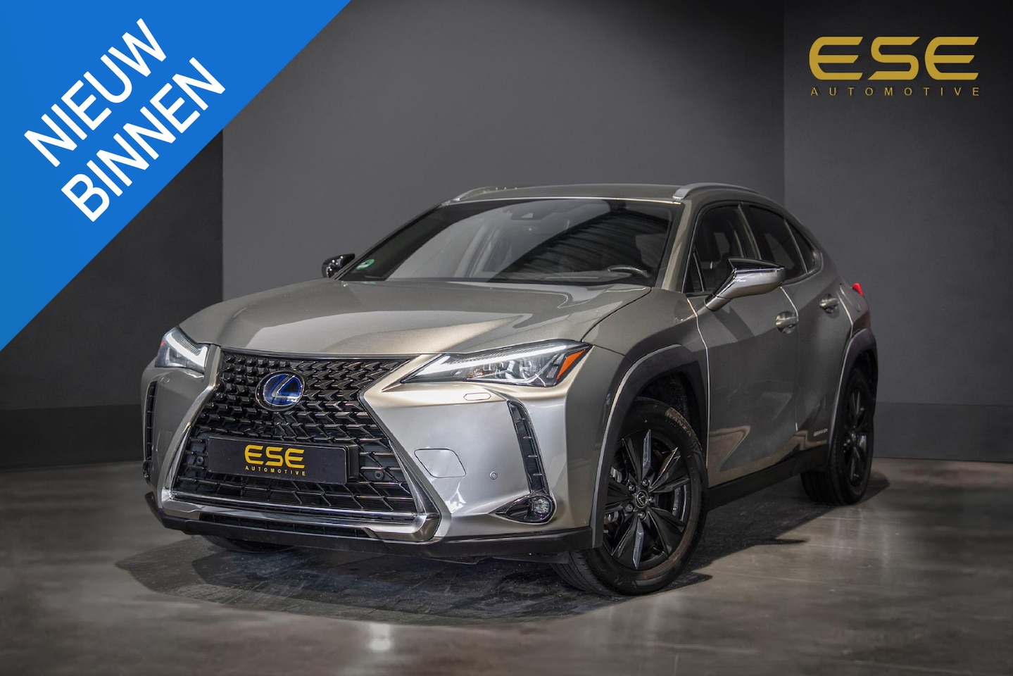 Lexus UX - 250h Luxury Line | Carplay | Camera | Adaptive Cruise | Led | Navigatie - AutoWereld.nl