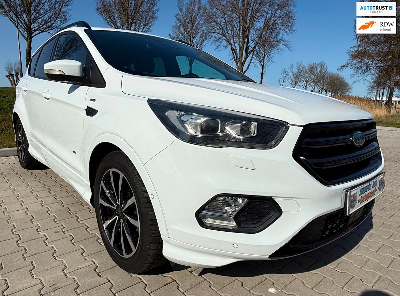 Ford Kuga - 1.5 EcoBoost ST Line 4WD 182PK CAMERA/AUTOMAAT/1900 kg trekken - AutoWereld.nl