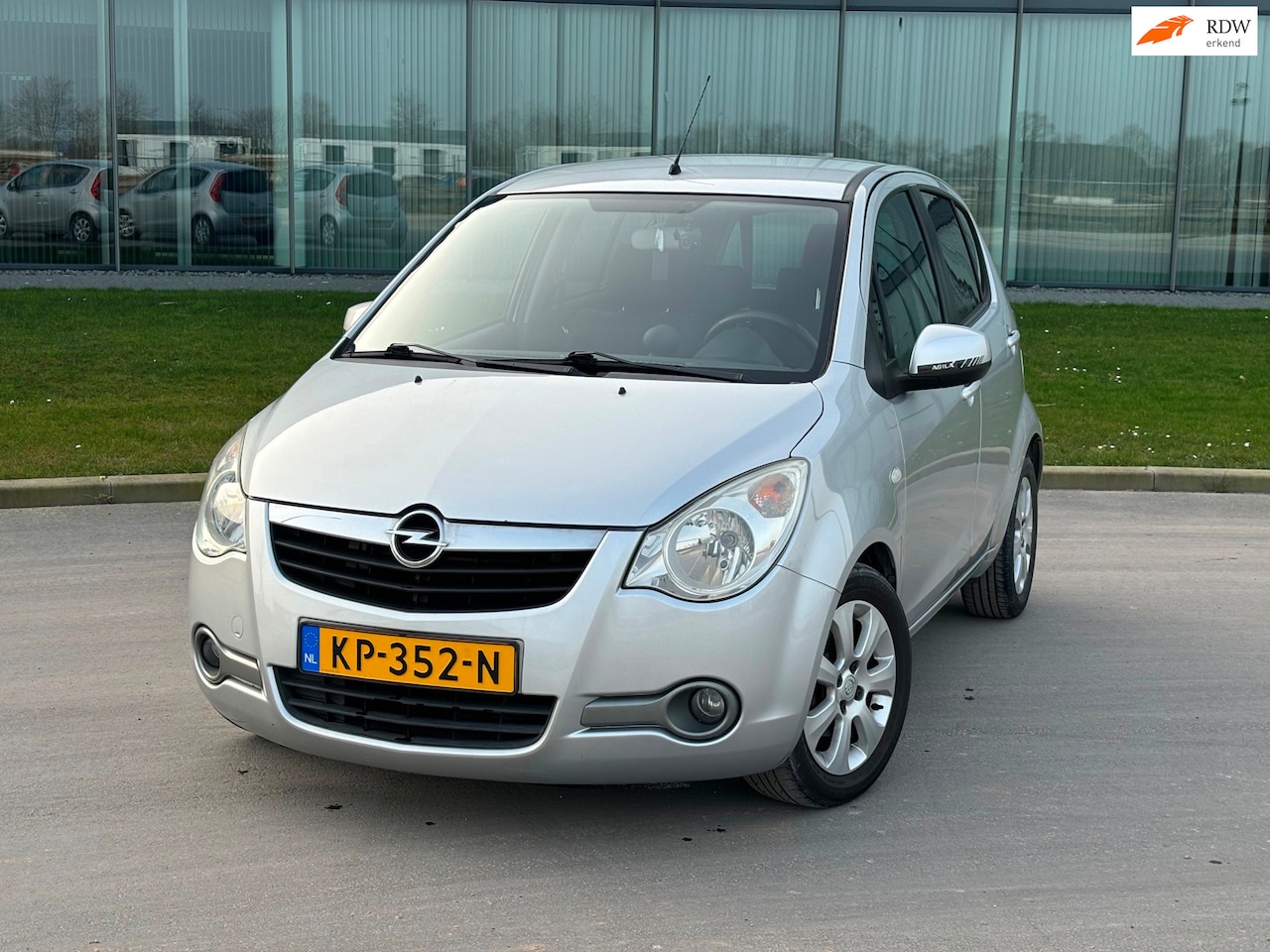Opel Agila - 1.2 Enjoy AUTOMAAT - AutoWereld.nl