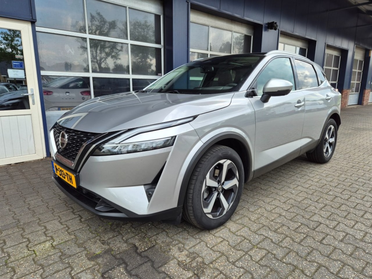 Nissan Qashqai - 1.3 MHEV X TEKNA, Pano, Carplay, Trekhaak, 360 Camera, 1e eigenaar, ALL IN Prijs! - AutoWereld.nl