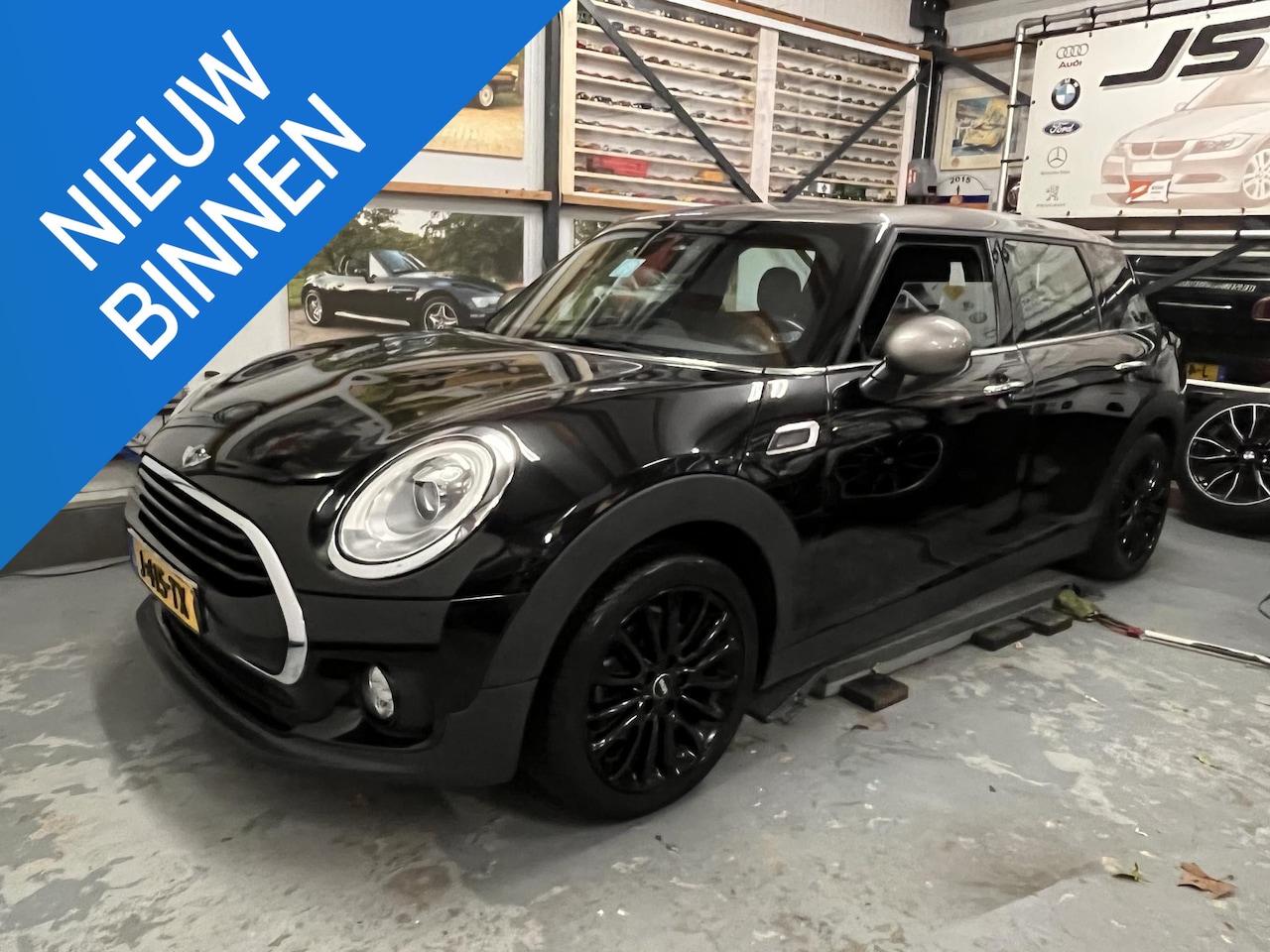 MINI Clubman - 1.5 Cooper Chili Serious Business 4-2017 *WORD VERWACHT* NAVI LEDER ST.VERW LED CRUISE 18' - AutoWereld.nl