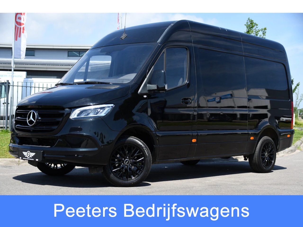 Mercedes-Benz Sprinter - 319 V6 3.0 CDI L2H2 Black Edition Camera, Cruise, Carplay, LED, Automaat, 190pk, Multimedi - AutoWereld.nl