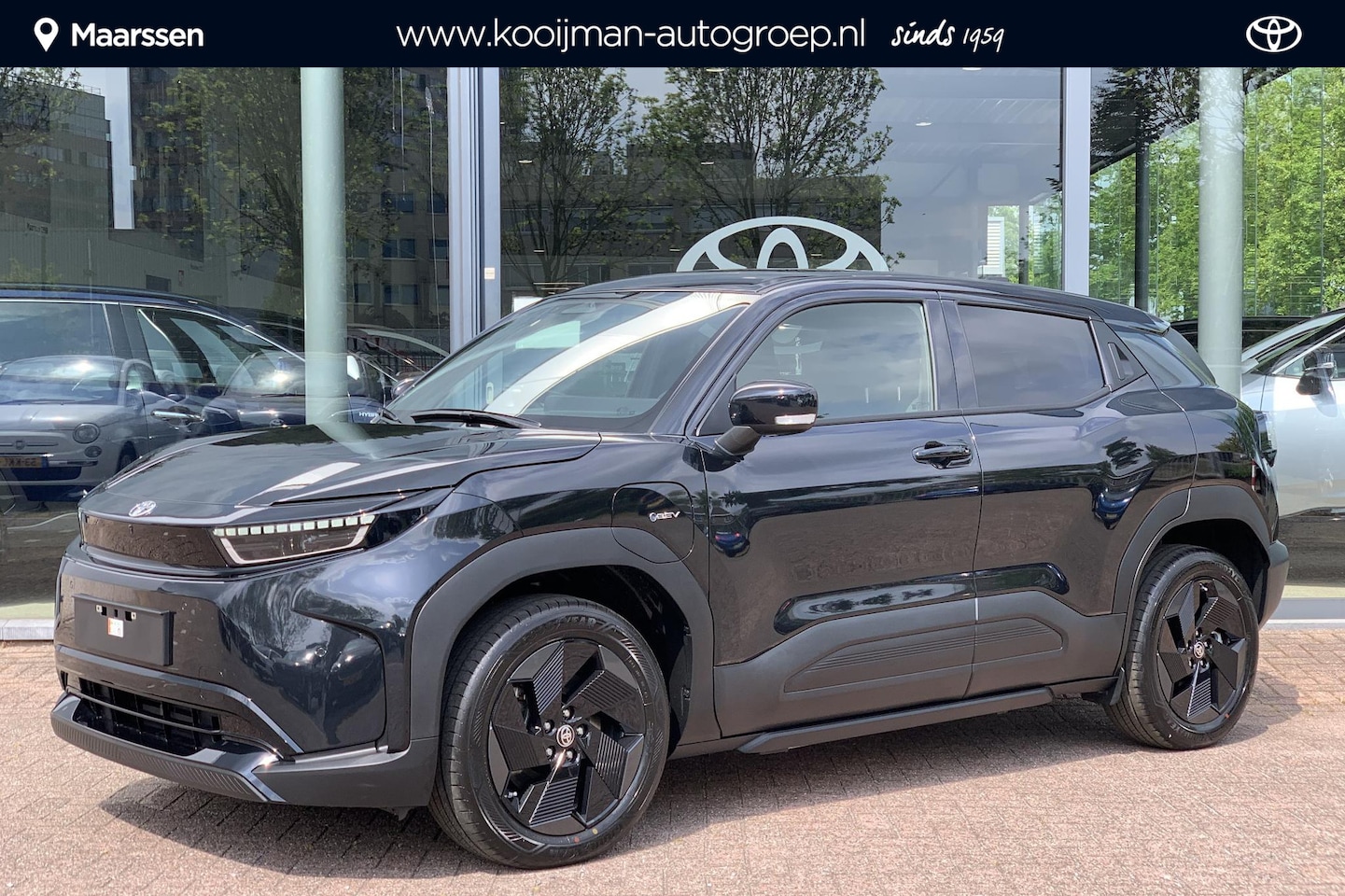 Toyota Urban Cruiser - Dynamic 61 kWh | Uit Voorraad Leverbaar! | Camera | LED | Adaptive Cruise Control - AutoWereld.nl