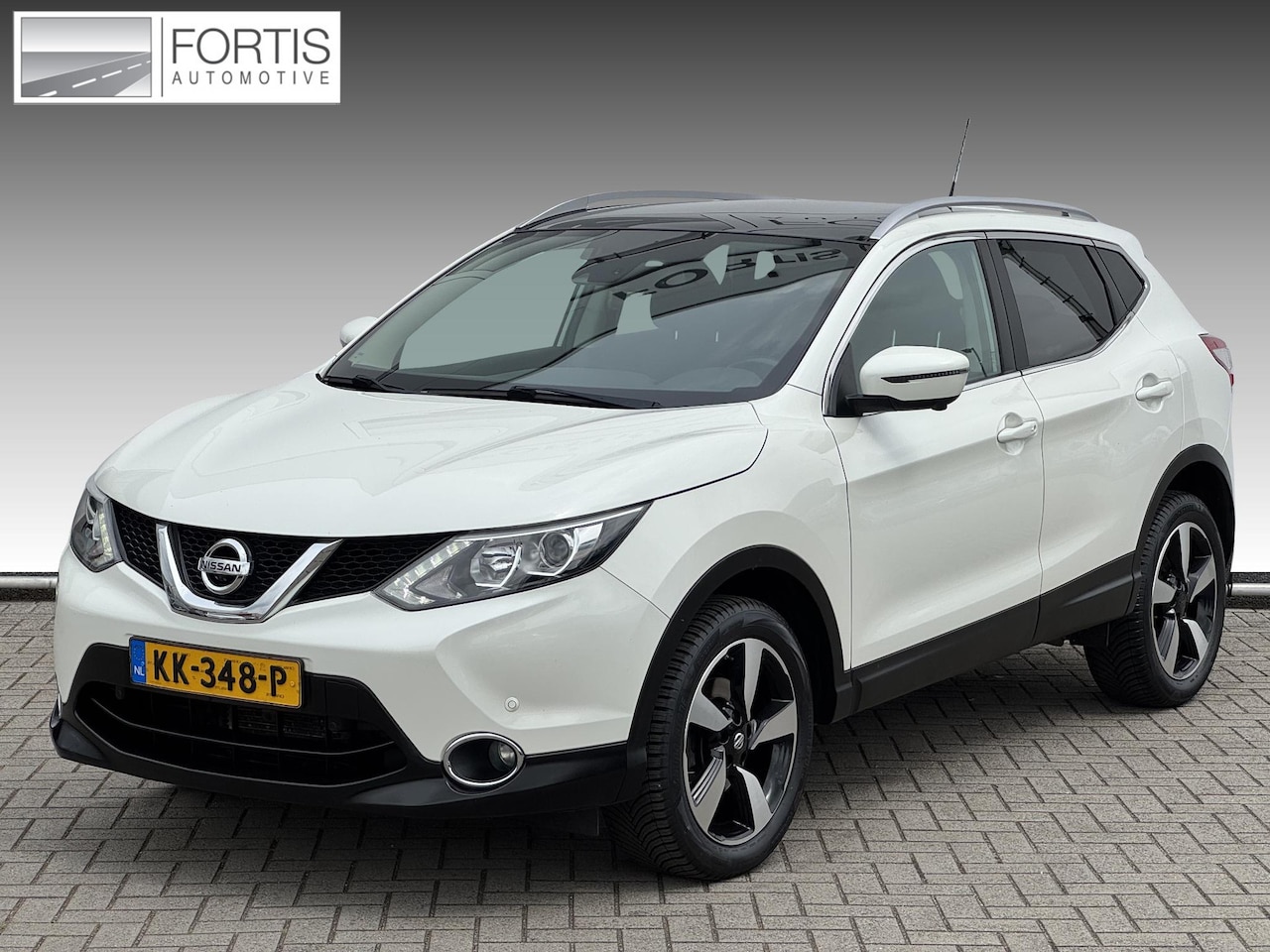 Nissan Qashqai - 1.2 N-Connecta NL-AUTO | PANODAK | TREKHAAK | CAMERA - AutoWereld.nl
