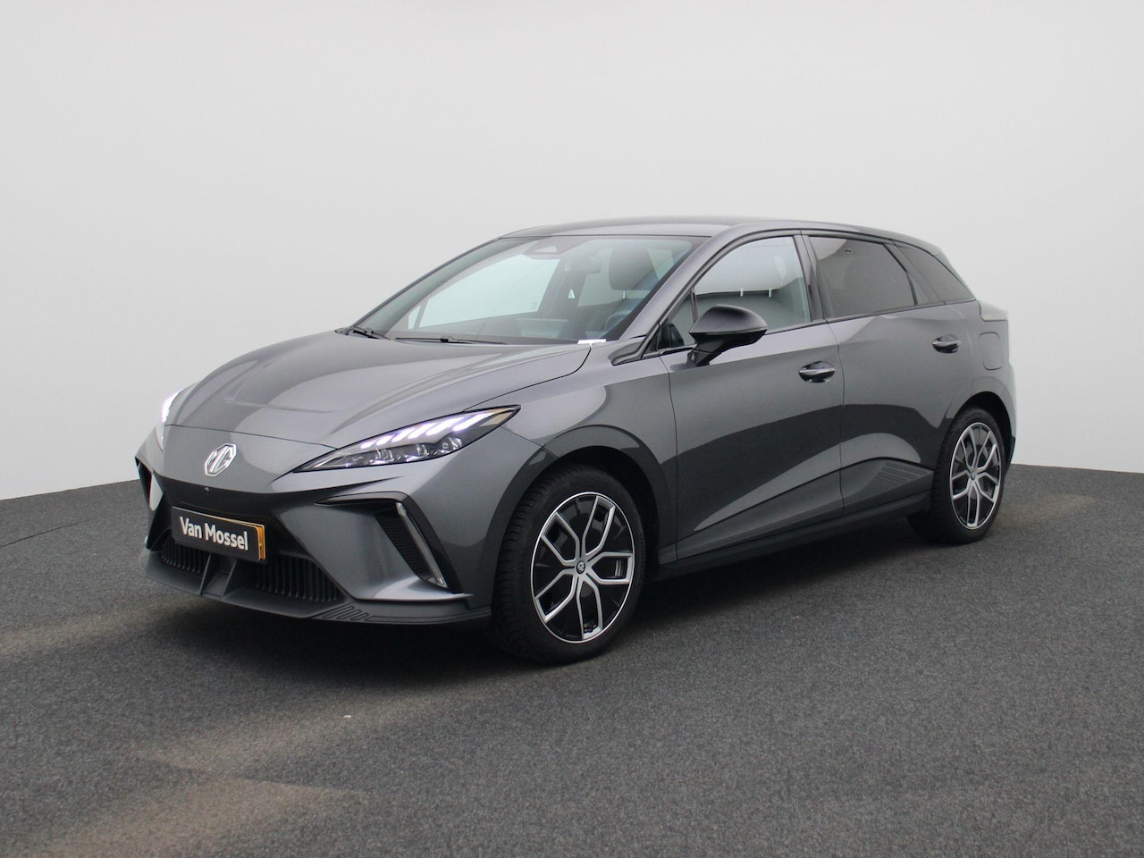 MG MG4 Electric - Luxury 64 kWh | Apple Carplay / Android Auto | Camera | Climate Control | Navigatie | Stoe - AutoWereld.nl