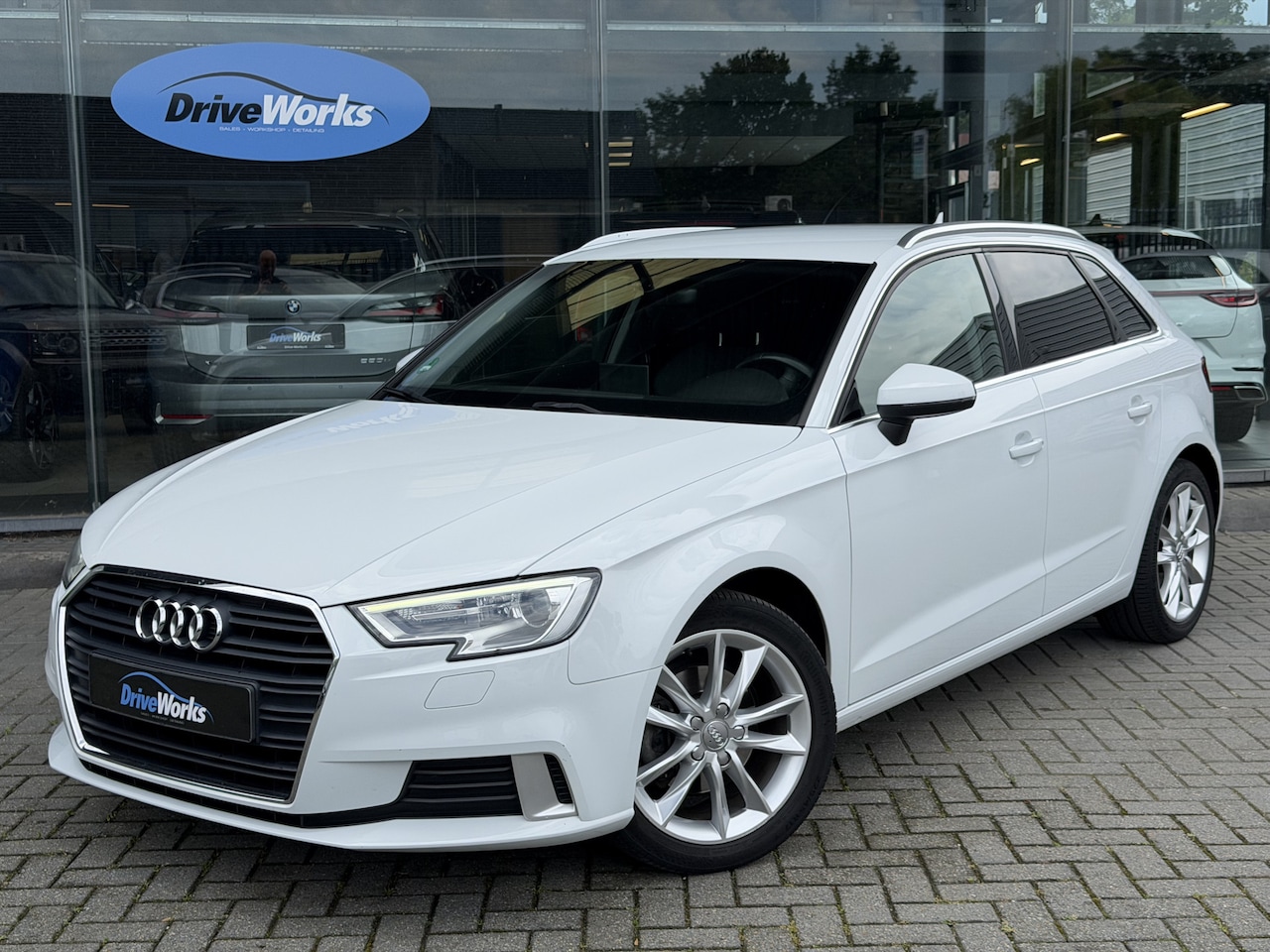 Audi A3 Sportback - 1.0 TFSI Sport S Line Edition | Carplay Interesse in een bezichtiging of proefrit, bel of - AutoWereld.nl