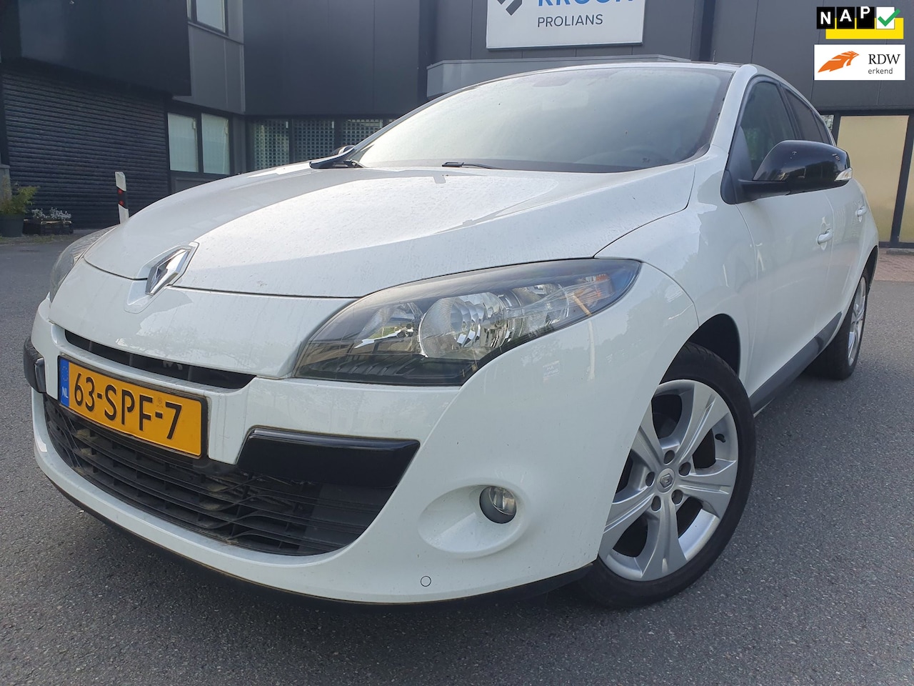 Renault Mégane - 1.4 TCe Parisienne | 131 pk | Panorama | Navi | Cruise - AutoWereld.nl