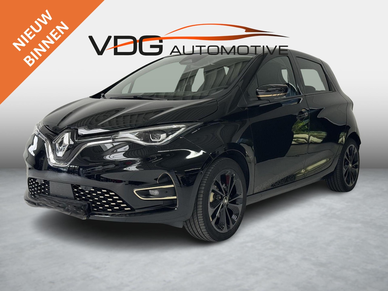 Renault Zoe - R135 Iconic 52 kWh Clima / Camera / BOSE Hifi / Navigatie / 17" / Stoel/Stuur verwarming - AutoWereld.nl