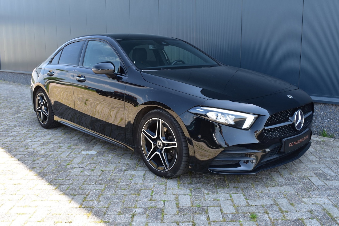 Mercedes-Benz A-klasse - 200 Launch Edition AMG / Camera / CarPlay / Cruise / PDC - AutoWereld.nl