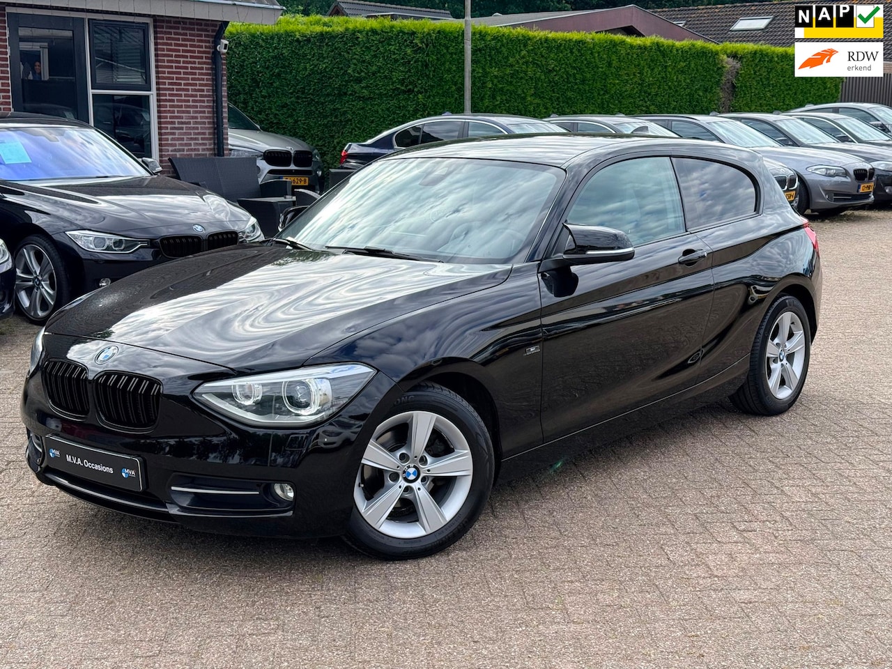 BMW 1-serie - 114i EDE Upgrade Edition Sport|Nieuwe Ketting + Klepseals|Lane Assist|H&K|Bots waarschuwin - AutoWereld.nl