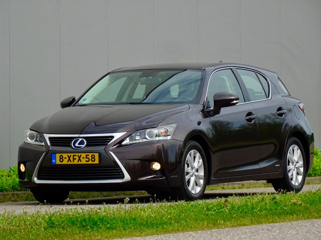Lexus CT 200h - Luxury Sport | Leer | Navi | NL | Trekhaak | - AutoWereld.nl