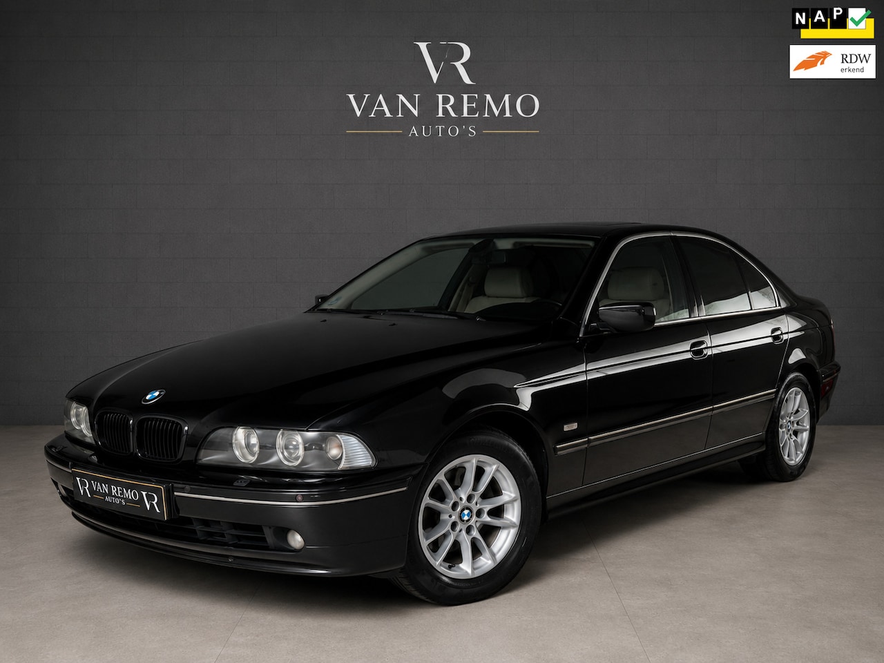 BMW 5-serie - 530i Edition|Carplay|Clima|Cruise|Schuif-Dak|Leder|Xenon|Orig NL|Nap! - AutoWereld.nl