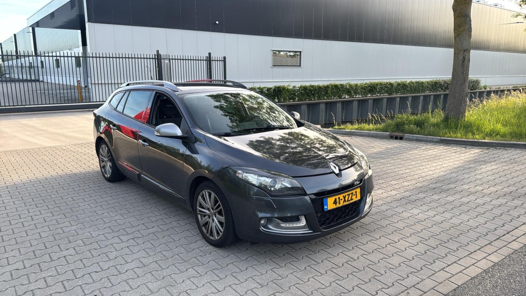 Renault Mégane Estate - 1.5 dCi GT-Line PANO BOM VOL GRIJS 2012 - AutoWereld.nl