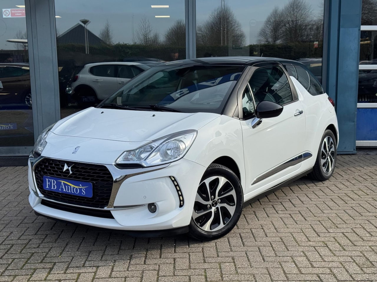 DS 3 - 1.2 PureTech Business Airco Navi Leer Automaat - AutoWereld.nl