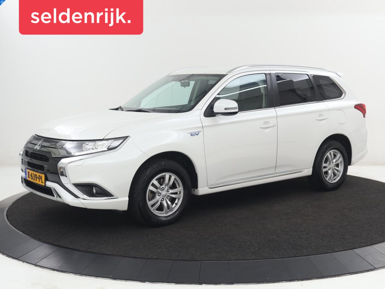Mitsubishi Outlander - 2.4 PHEV Pure+ | SOH 71,6% | Stoelverwarming | Carplay | Camera | Trekhaak | Keyless | Cli - AutoWereld.nl
