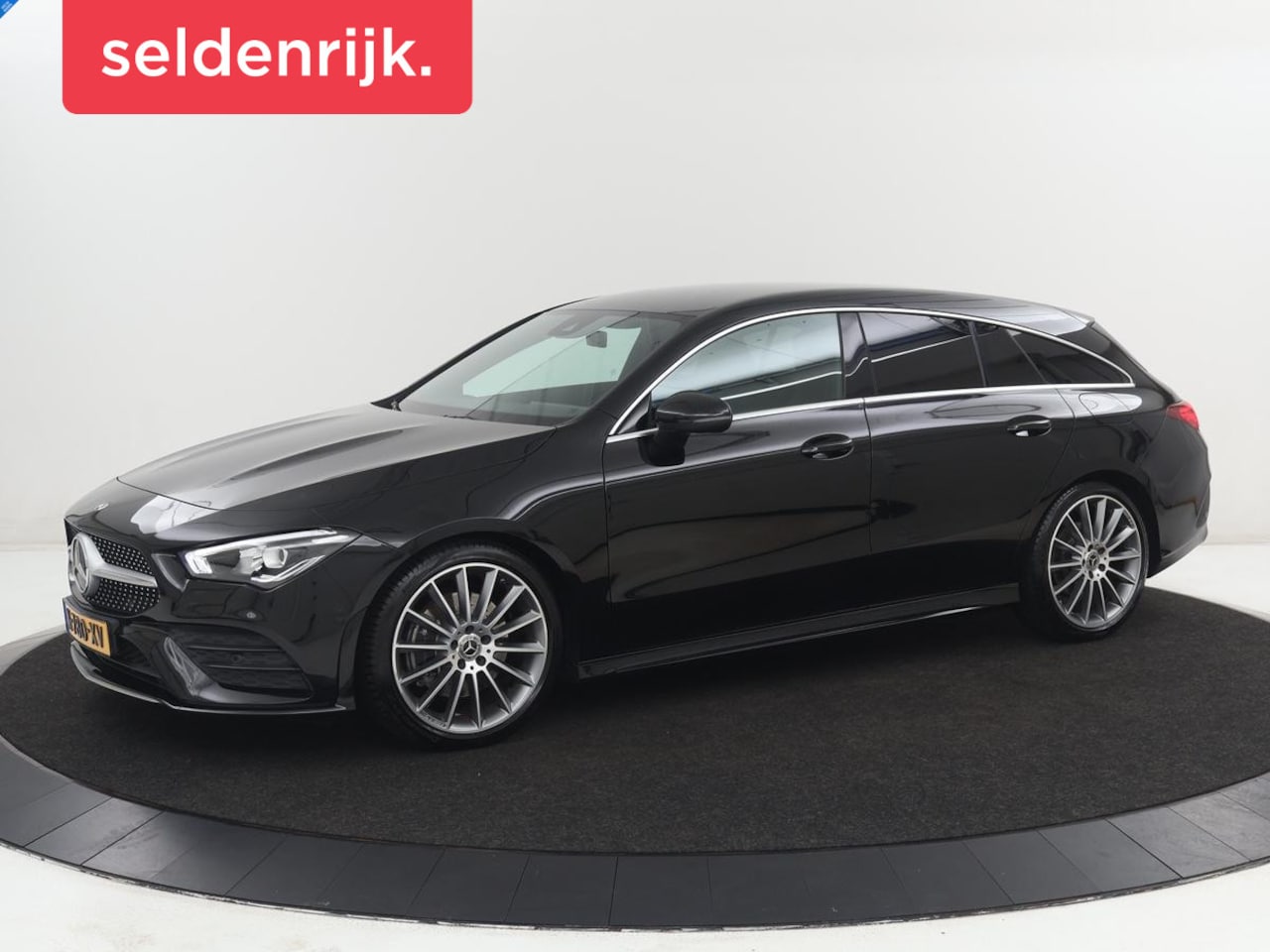 Mercedes-Benz CLA-klasse Shooting Brake - 200 AMG Line | Leder/Alcantara | Trekhaak | Carplay | Widescreen | Navigatie | Full LED | - AutoWereld.nl