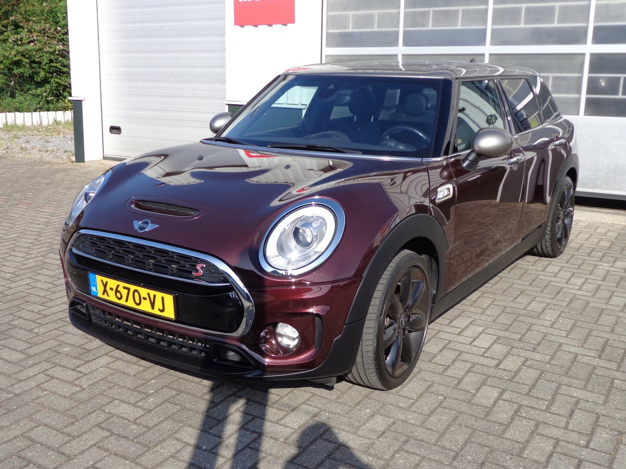 MINI Clubman - 2.0 Cooper S Chili Serious Business Panoramadak,Navi,Alcantara,etc,etc - AutoWereld.nl