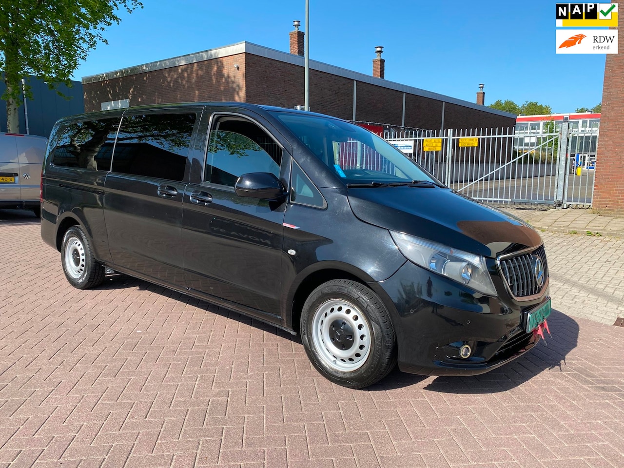 Mercedes-Benz Vito Tourer - 109 BlueTEC Base Extra Lang / 173.776 KM NAP / 2017 / Euro6 / Airco / 6bak / 9 personen Bu - AutoWereld.nl