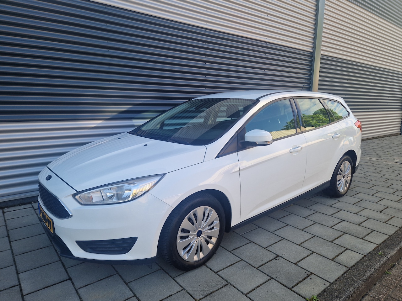 Ford Focus Wagon - 1.0 Trend 1.0 Trend - AutoWereld.nl
