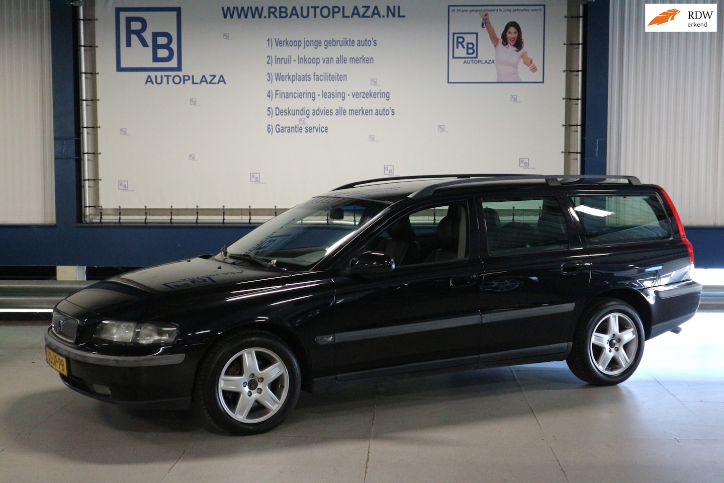 Volvo V70 - 2.4 NW APK / BLIJVEND YOUNGTIMER / FULL SERVICE HISTORIE ! ! ! - AutoWereld.nl