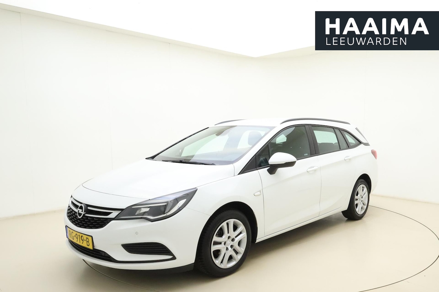 Opel Astra Sports Tourer - 1.0 Online Edition | Navigatie | Trekhaak | Comfortstoelen | Parkeersensoren voor en achte - AutoWereld.nl