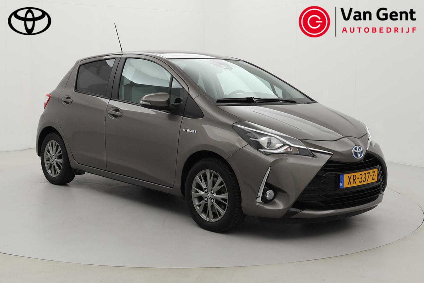 Toyota Yaris - 1.5 Hybrid Dynamic | Navigatie | Keyless | Cruise Control | Clima | Camera | 15 inch | Rij - AutoWereld.nl