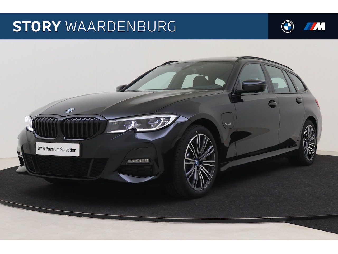 BMW 3-serie Touring - 330e High Executive M-Sport Automaat / Panoramadak / M Adaptief onderstel / Sportstoelen / - AutoWereld.nl