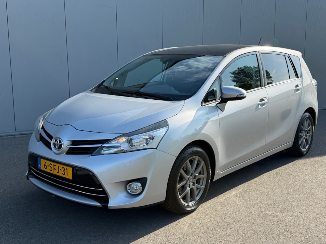 Toyota Verso - 1.8 VVT-i Business Panorama dak trekhaak - AutoWereld.nl