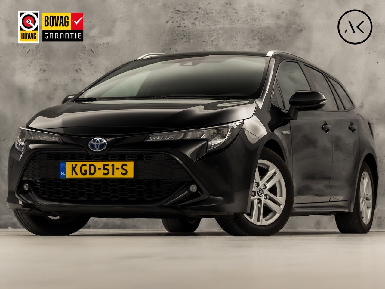Toyota Corolla - 1.8 Hybrid Sport Automaat (NAVIGATIE, LEDER, VIRTUAL COCKPIT, CAMERA, SPORTSTOELEN, GETINT - AutoWereld.nl