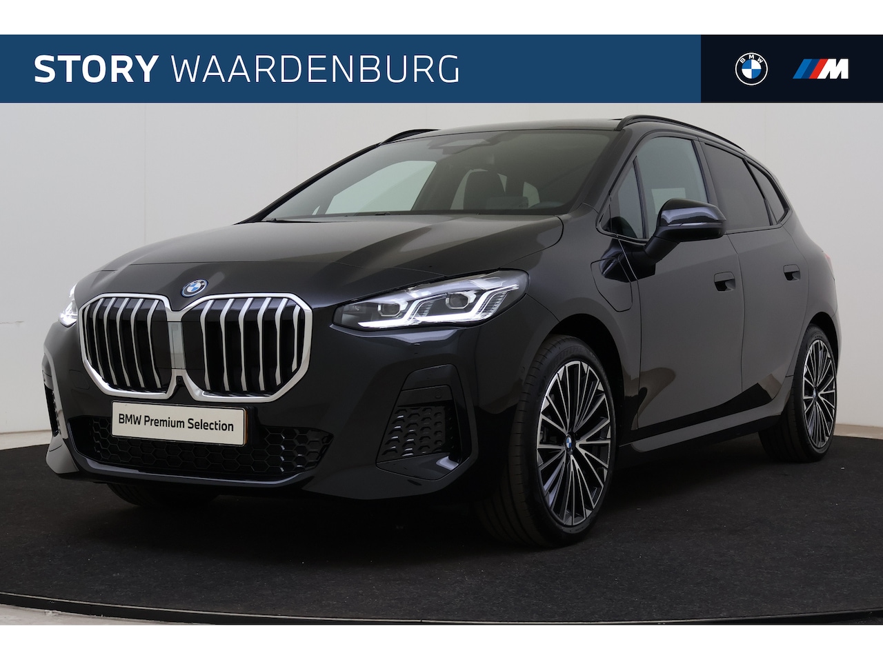 BMW 2-serie Active Tourer - 225e xDrive M Sport Automaat / Trekhaak / Panoramadak / Sportstoelen / Comfort Access / He - AutoWereld.nl