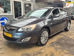 Opel Astra - 1.4 Cosmo *SUPER NETTE AUTO* van 2e eig