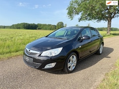 Opel Astra - 1.6 Turbo Cosmo CRUISE CONTROL / PARKEERSENS. / AIRCO / NIEUWE APK