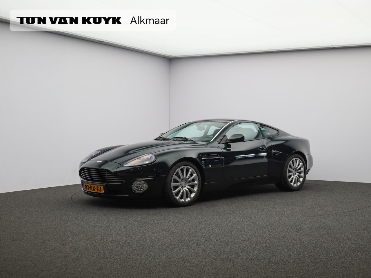 Aston Martin V12 Vanquish - 5.9 470PK Automaat / Leder - AutoWereld.nl